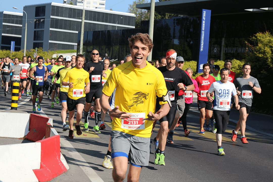 Un membre du HEC Lausanne Running Club au départ des 20 kilomètres de Lausanne.